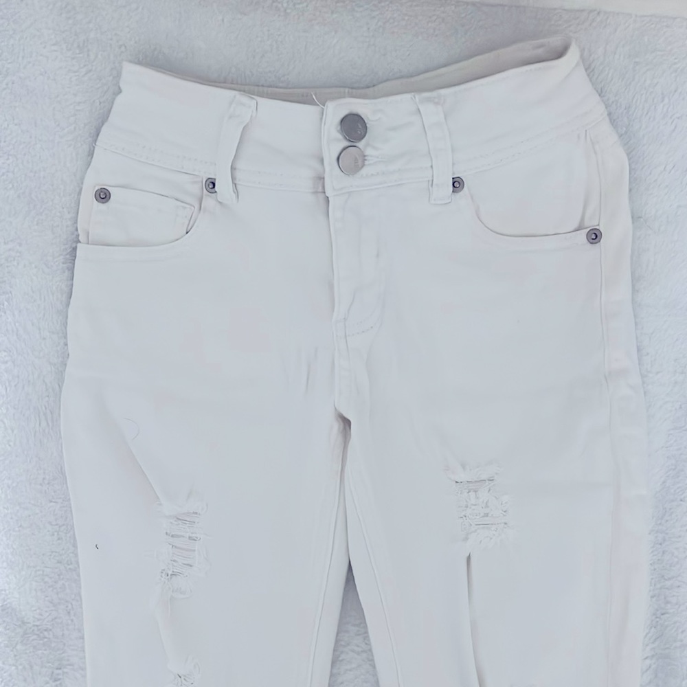 Ashley Mason, white ripped jeans, raw edge, size 0